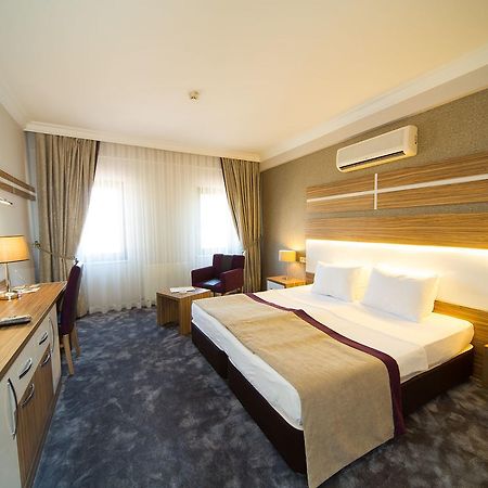 Spilos Hotel Manisa Exterior foto